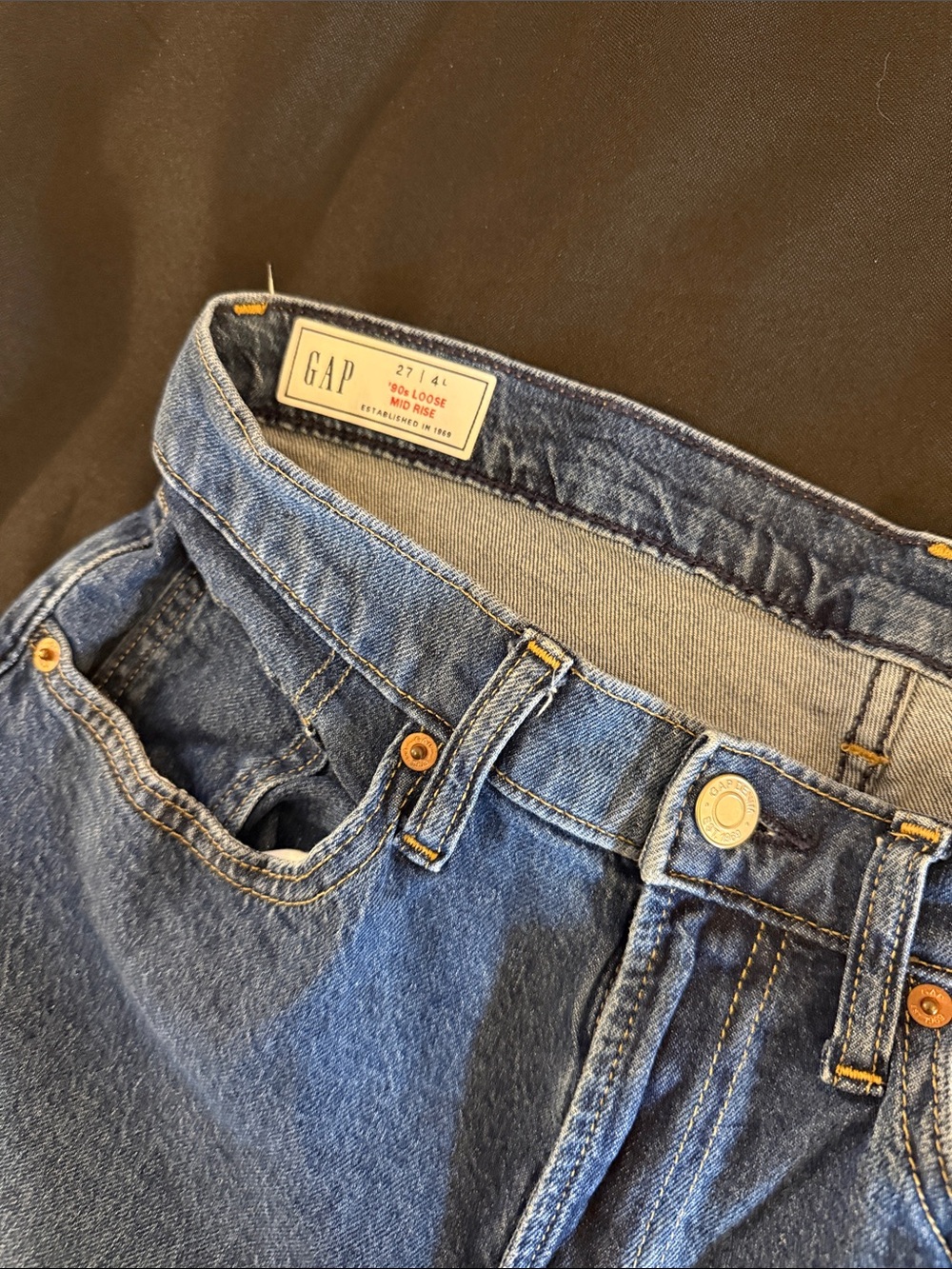 GAP Woman’s 90’s loose mid rise jeans Size 27